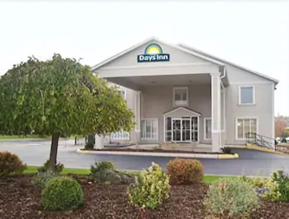 Days Inn By Wyndham Woodstock Εξωτερικό φωτογραφία