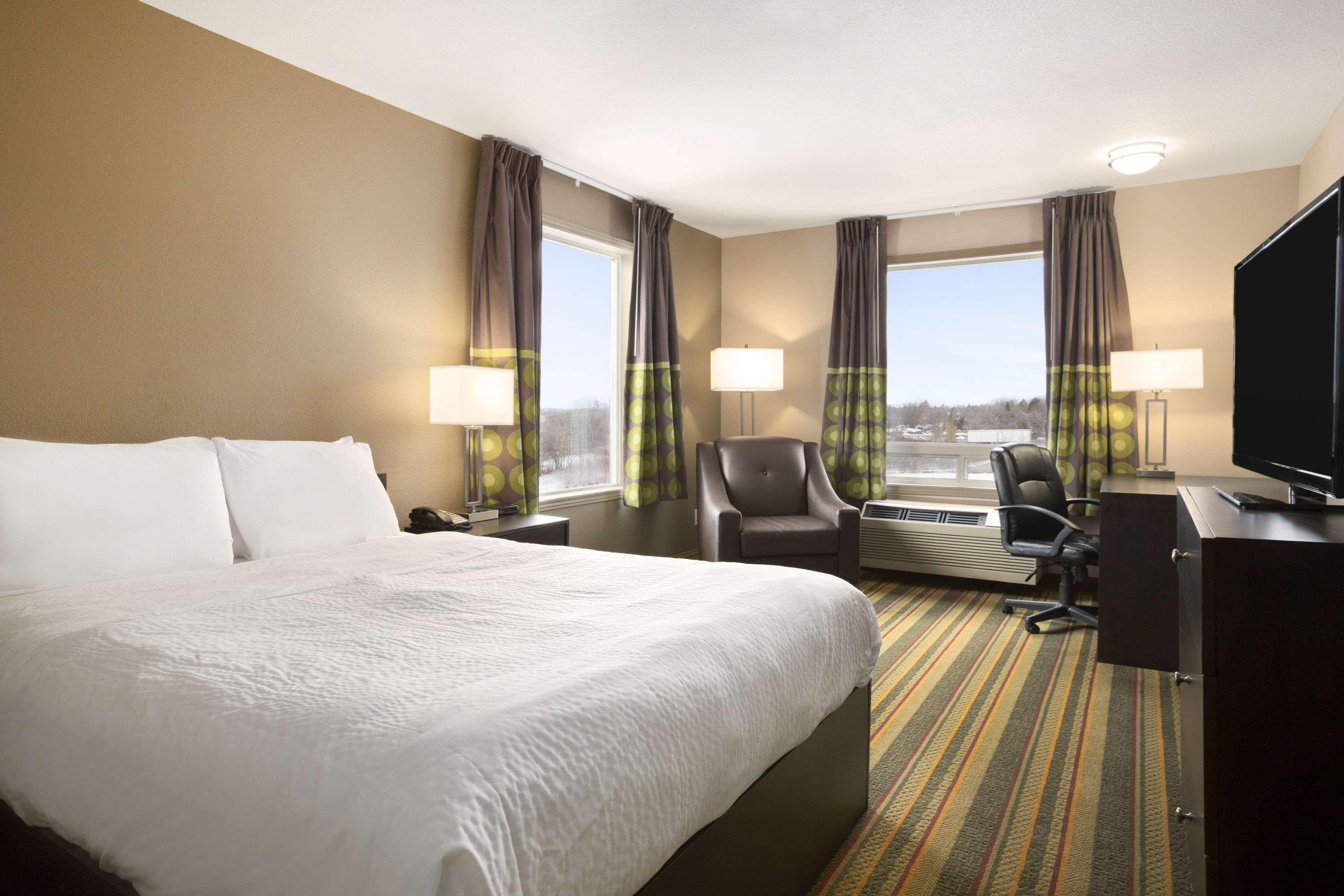 Days Inn By Wyndham Woodstock Εξωτερικό φωτογραφία