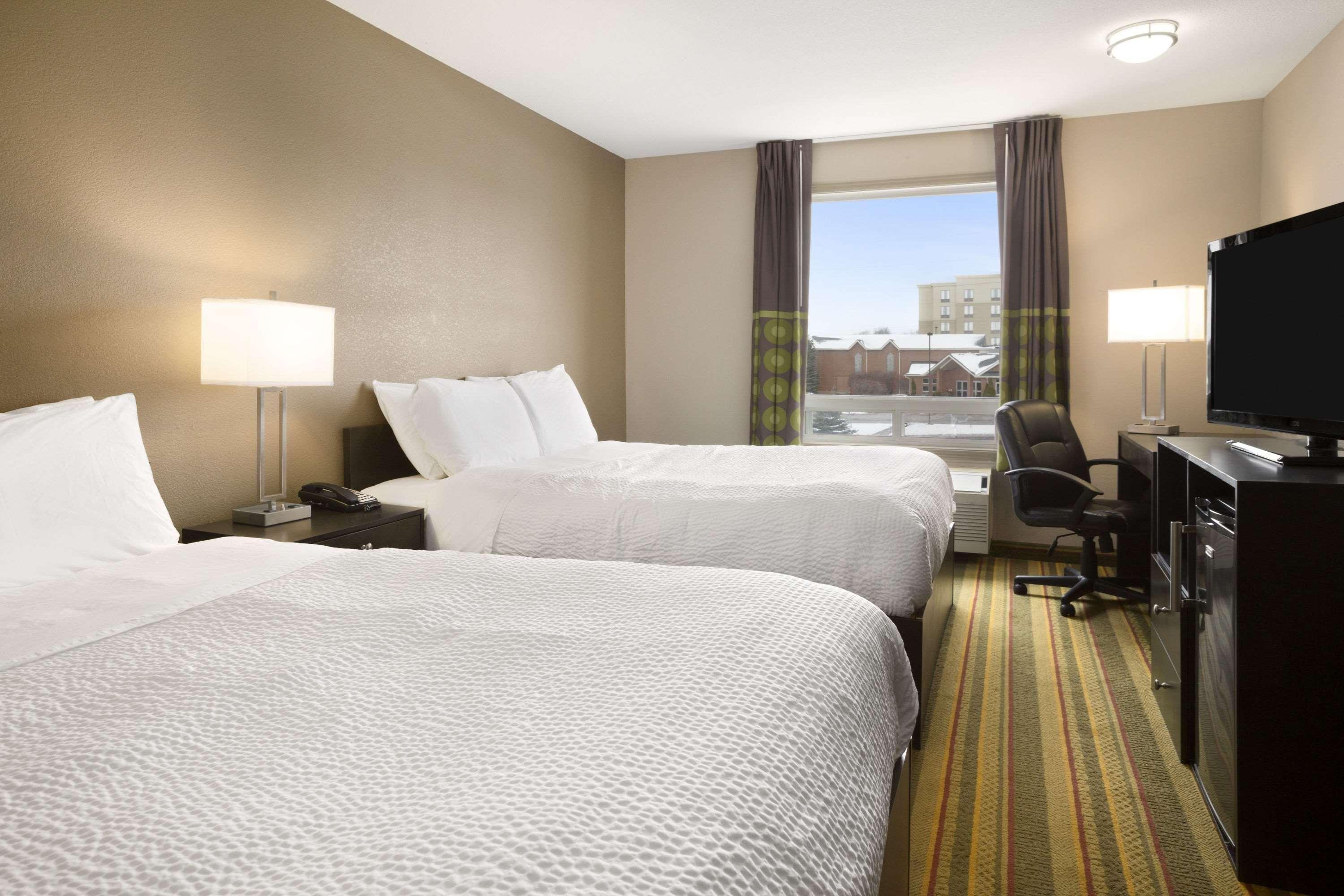 Days Inn By Wyndham Woodstock Εξωτερικό φωτογραφία