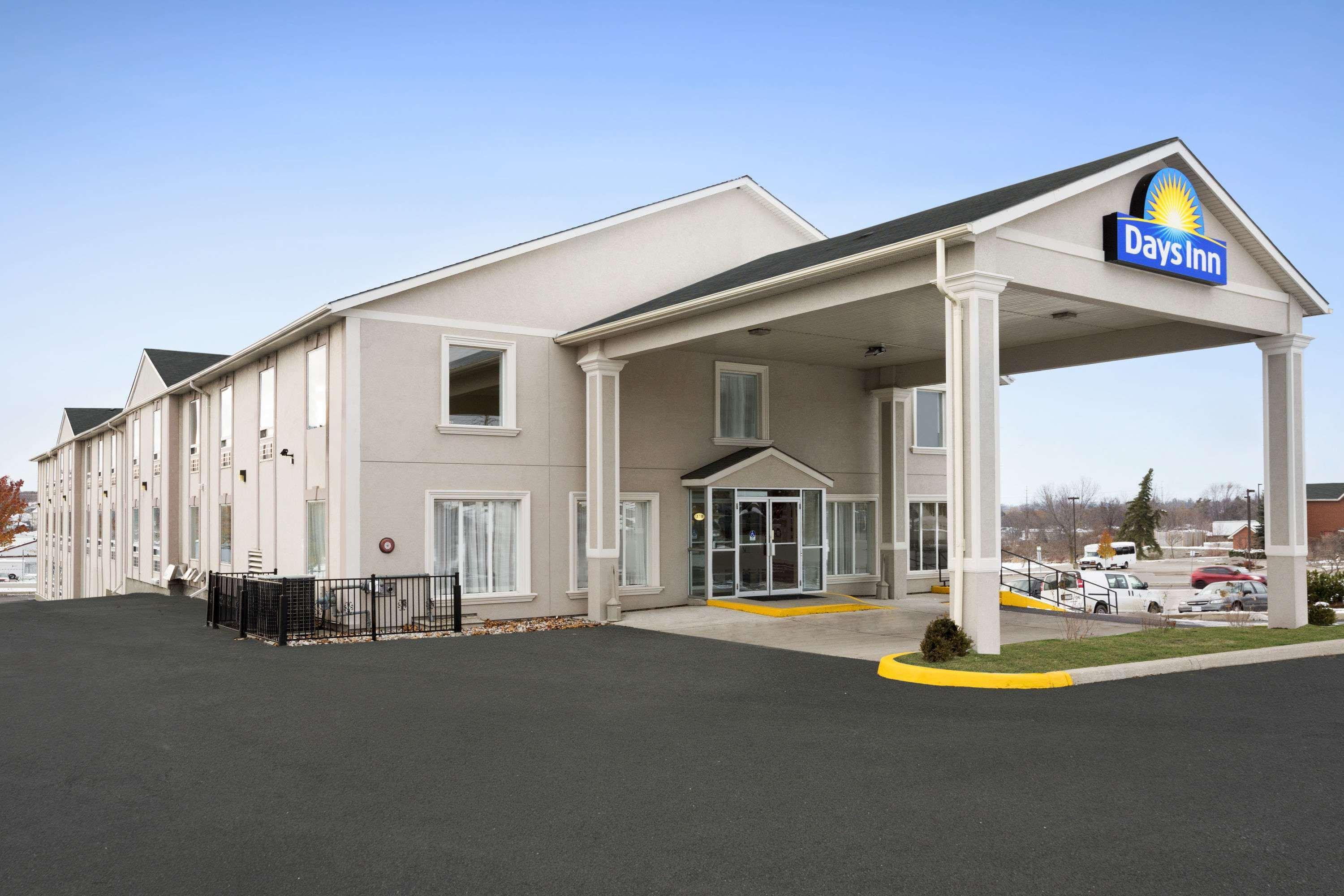 Days Inn By Wyndham Woodstock Εξωτερικό φωτογραφία