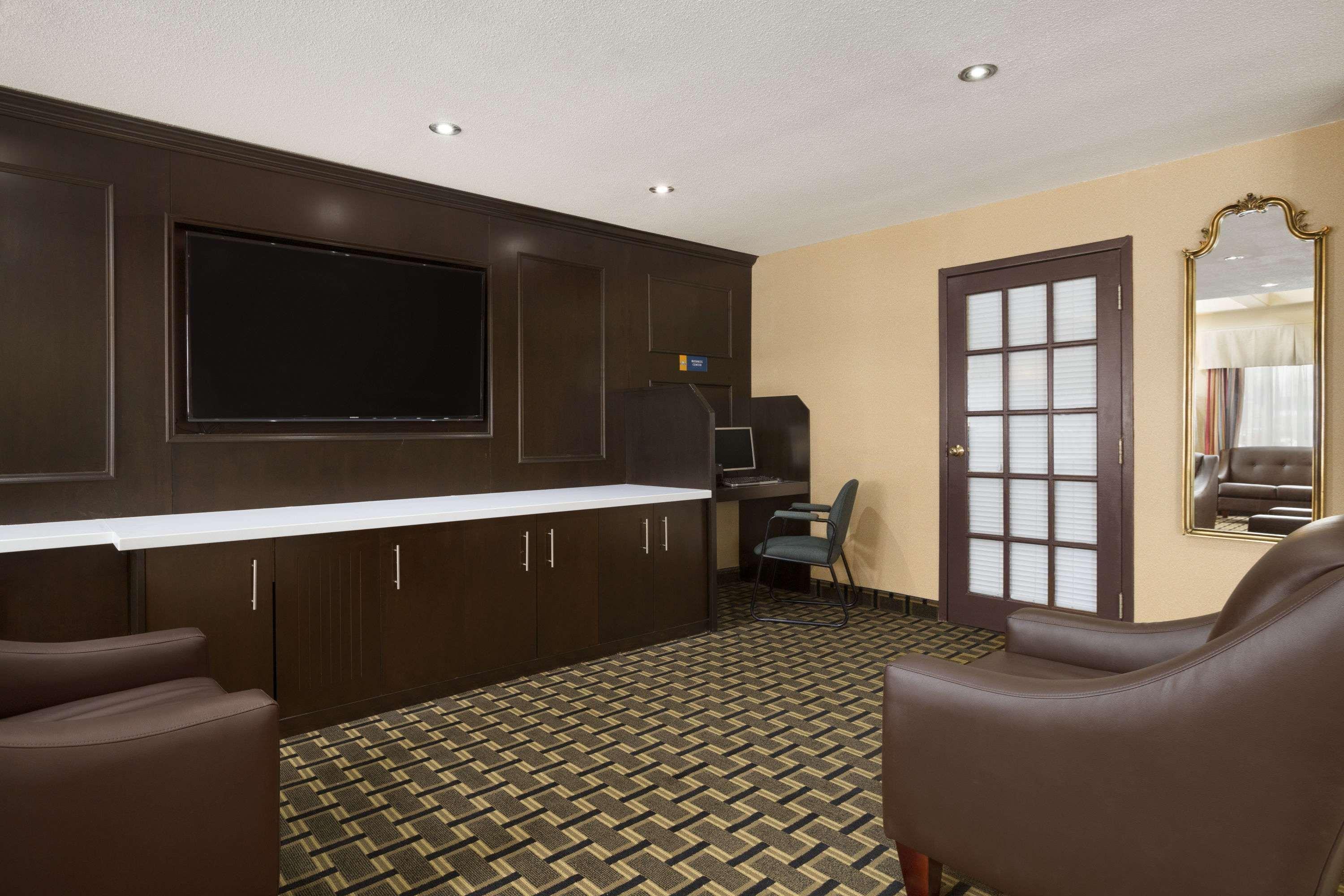 Days Inn By Wyndham Woodstock Εξωτερικό φωτογραφία