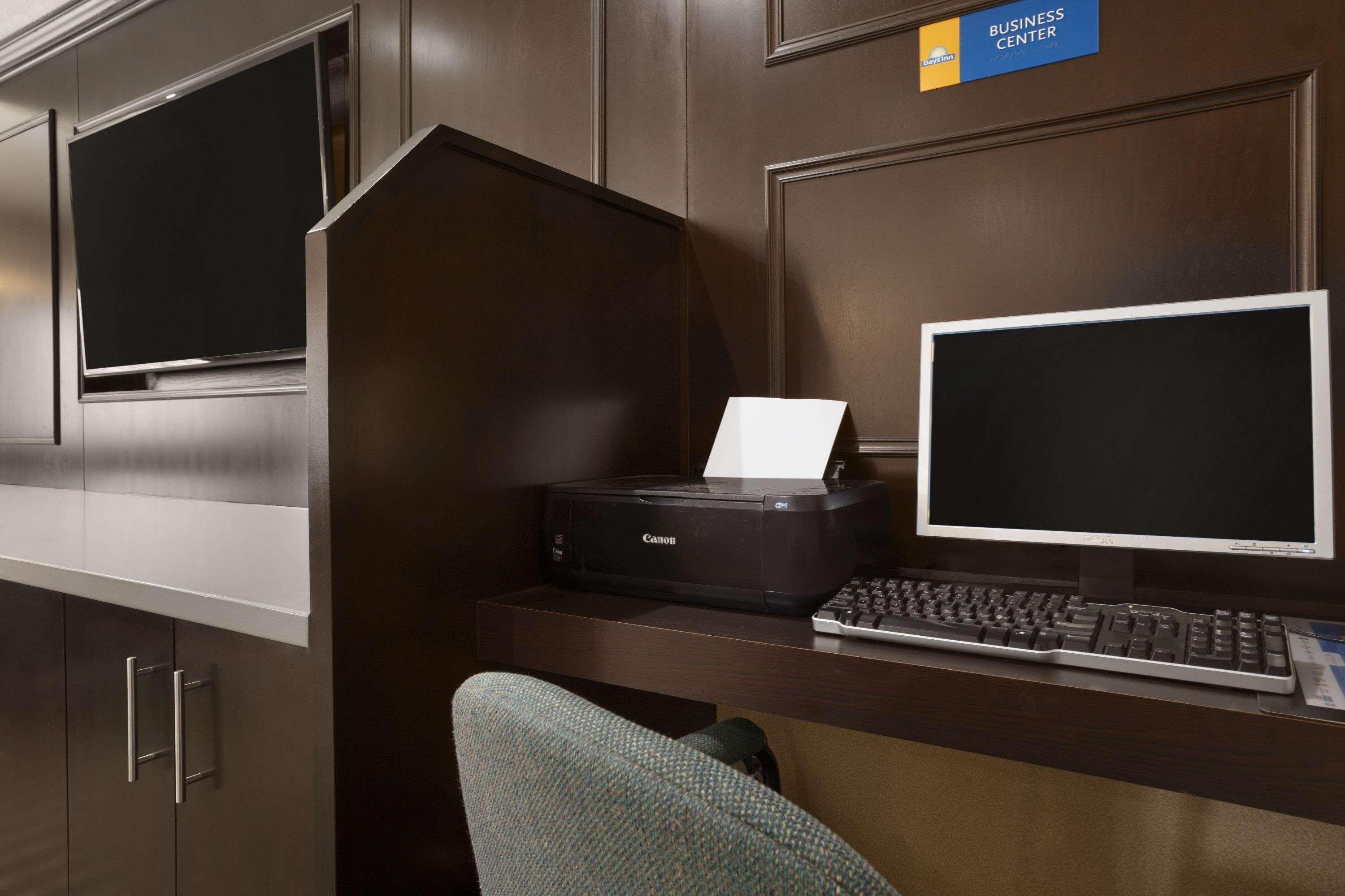 Days Inn By Wyndham Woodstock Εξωτερικό φωτογραφία