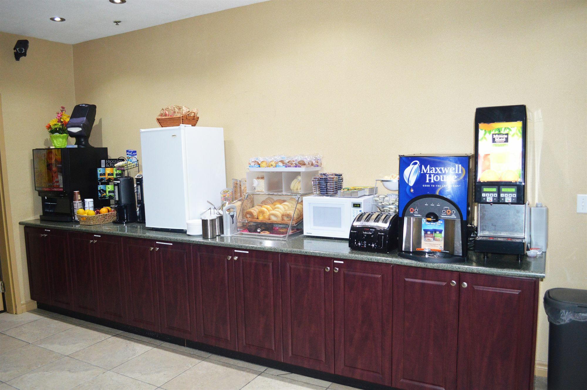 Days Inn By Wyndham Woodstock Εξωτερικό φωτογραφία