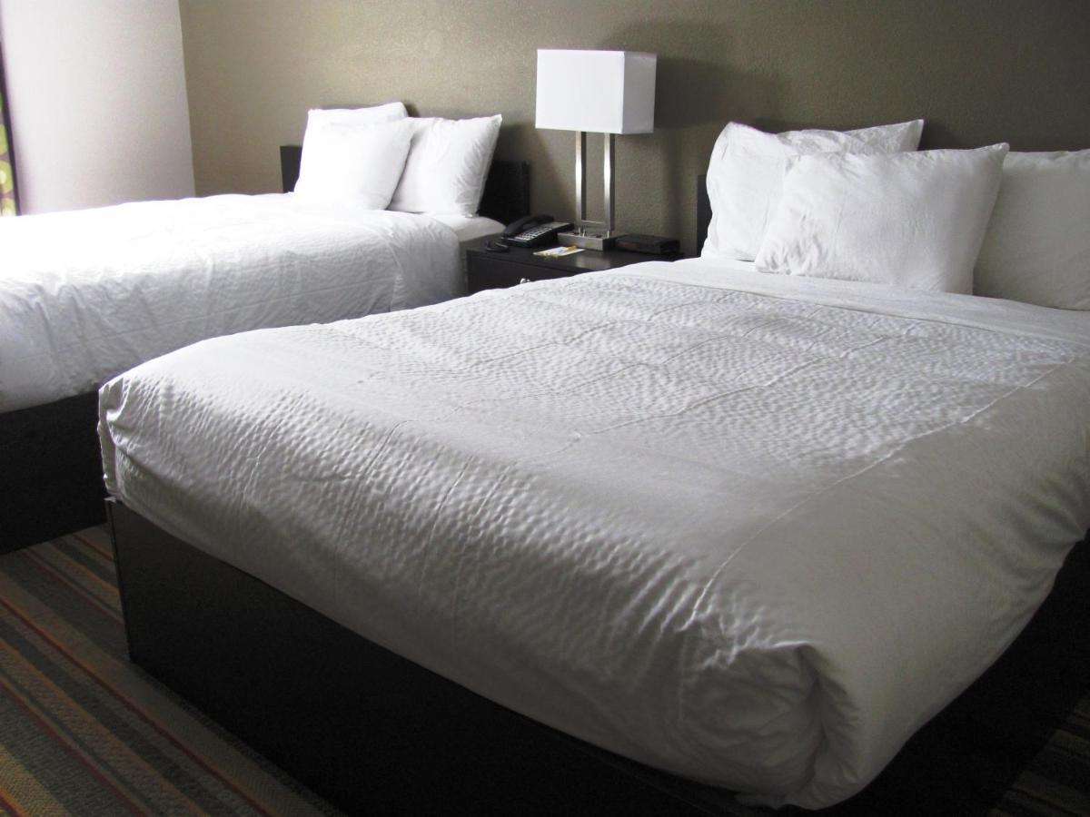 Days Inn By Wyndham Woodstock Εξωτερικό φωτογραφία